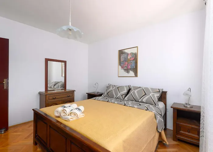 Apartament Mirjana *